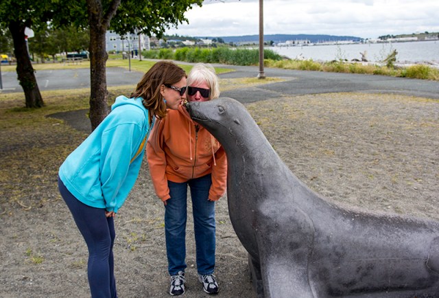 me and Aunt Lorraine kissing a seal