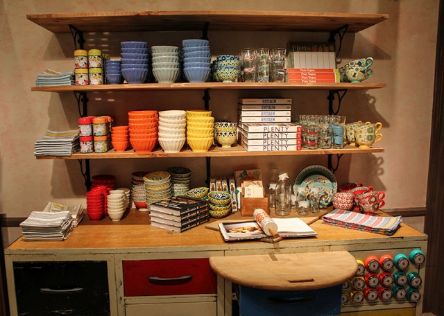 books and bowls at Anthropologie 