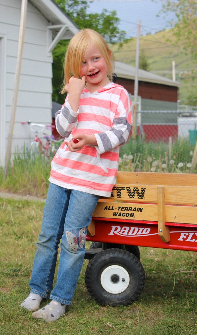 Sammi eating raspberries