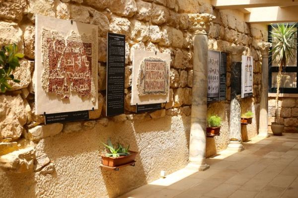 outdoor lighting for indoor museum