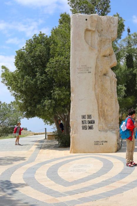 Monolith of the 2000 Jubilee, by Vincenzo Bianchi